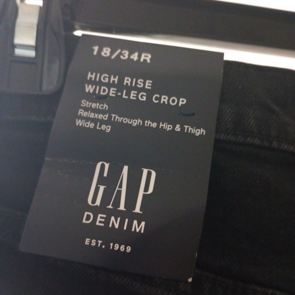 GAP High Rise Wide-Leg Crop Jeans